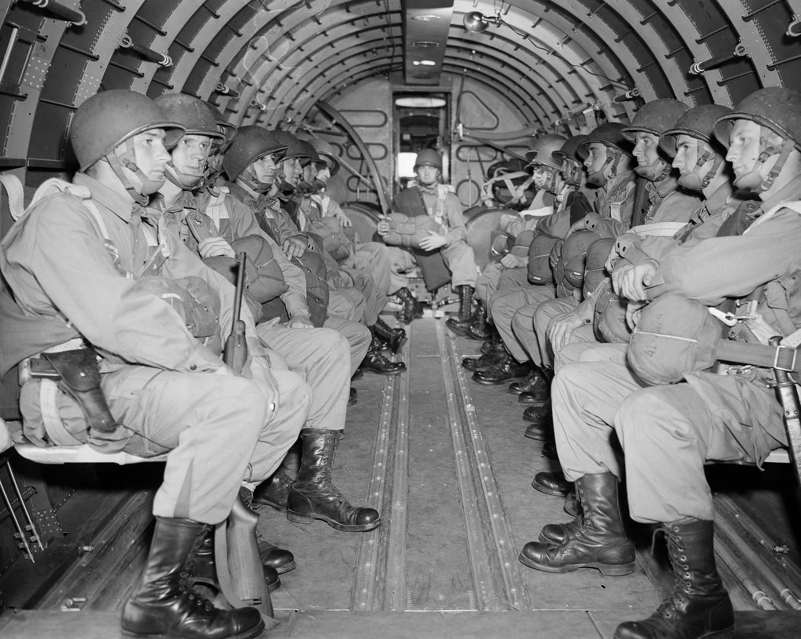 WWII U.S. PARATROOPERS D DAY